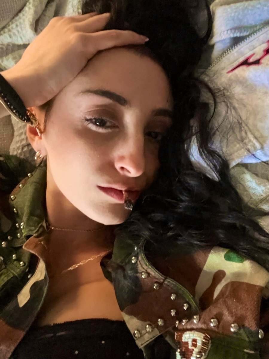 me 𝒆𝒗𝒊𝒍 inc. tweet media