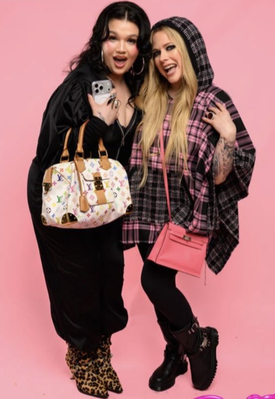 Lola Young to <a href="/AvrilLavigne/">Avril Lavigne</a> via IG 

“full circle moment for me. Avril, you’re everything to me. Thank you.” 🩷