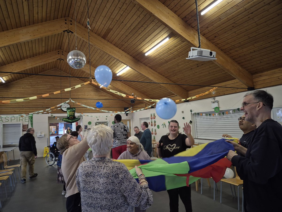 craddock_andy's tweet photo. Friday at Moseley day centre 
another inclusive session supporting vulnerable adults in the community 
Balloons, Boccia and Music.
@craddock_andy 
@NaidexShow 
@SportBirmingham 
@Sport_England 
@jaypopat_31 https://t.co/oNprZeMW7F