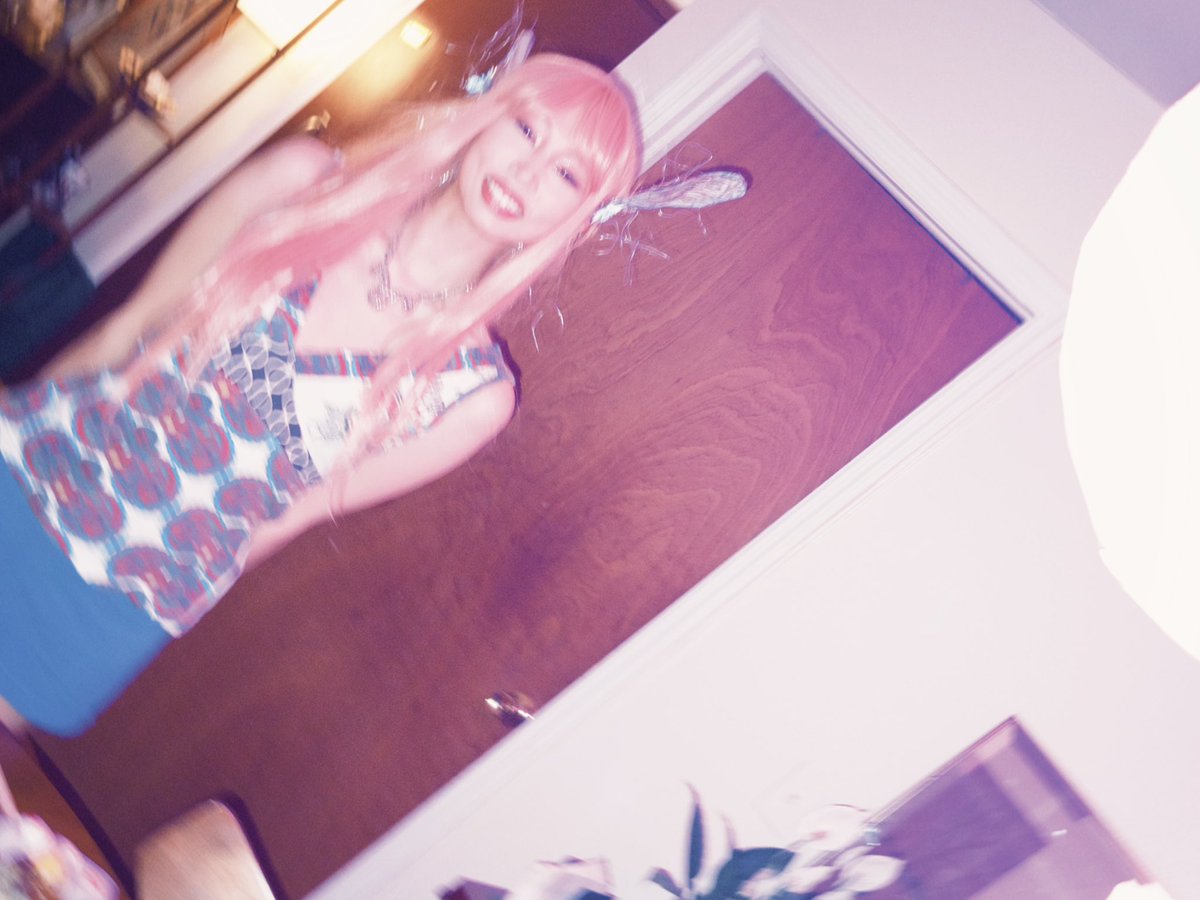 cher ☭ tweet media