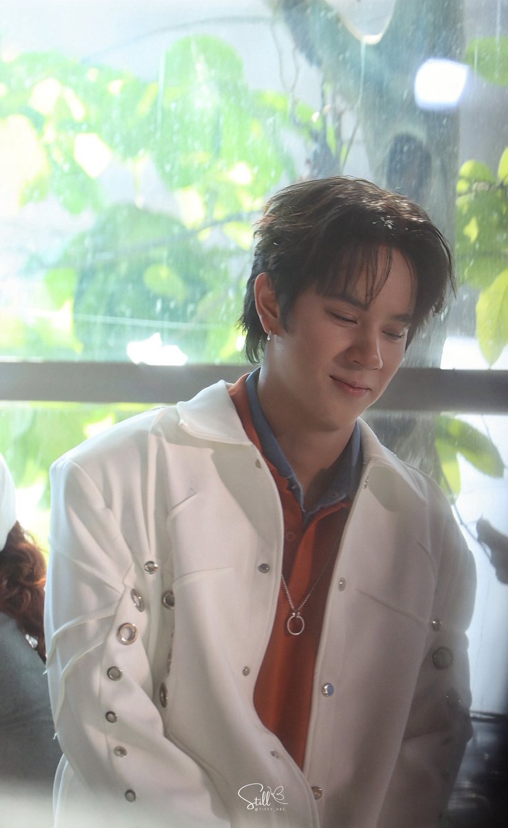 pol ):) 🌻🪐 tweet media