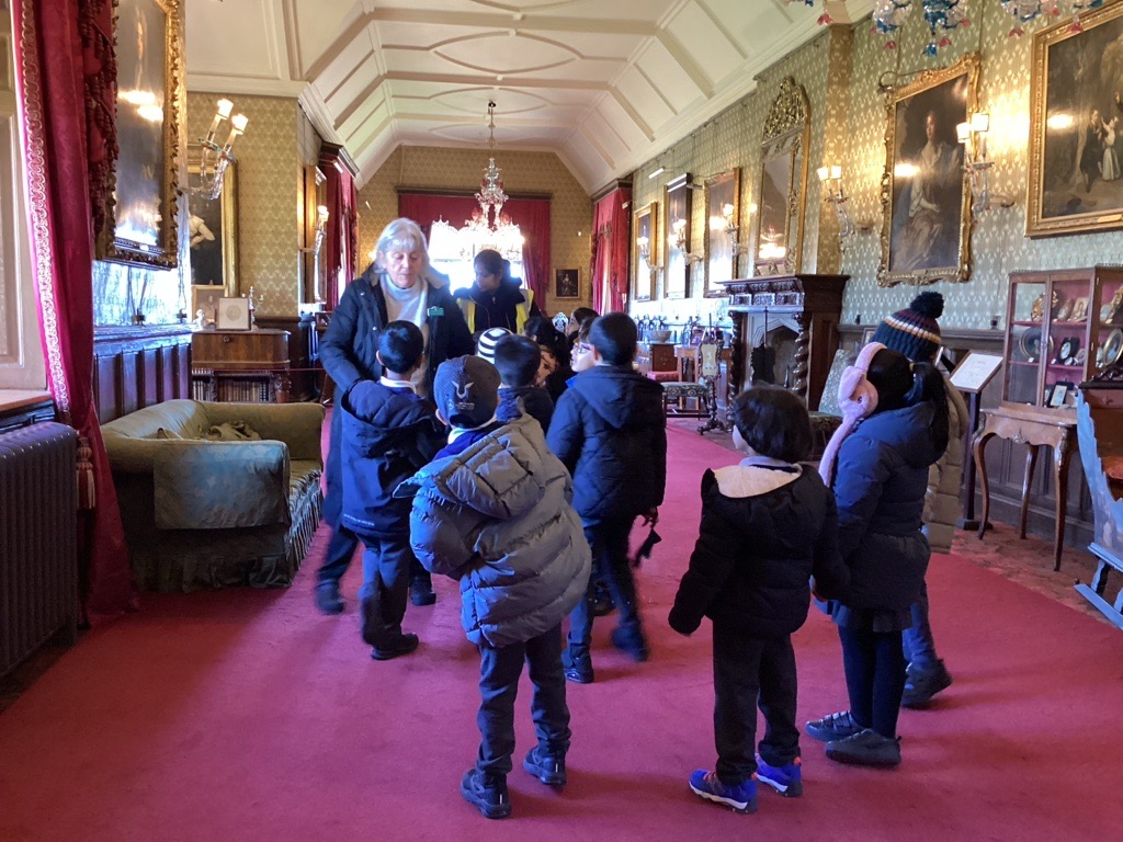 AFSPrimary's tweet photo. Year 1 had an amazing time at Rockingham Castle! 🏰 They loved learning about its history, exploring the gardens, taking part in a fun scavenger hunt, and even trying on knight’s helmets. A fantastic day full of discovery and smiles! #avantiway #culturalcapital #afsprimary https://t.co/A1zWdcOcND
