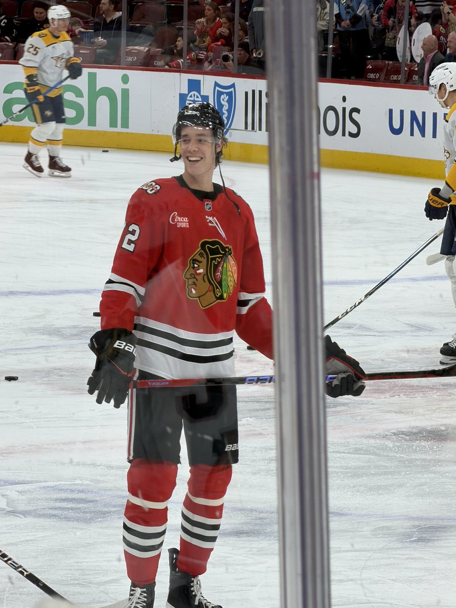 j ⁷⁵ 🏒 tweet media