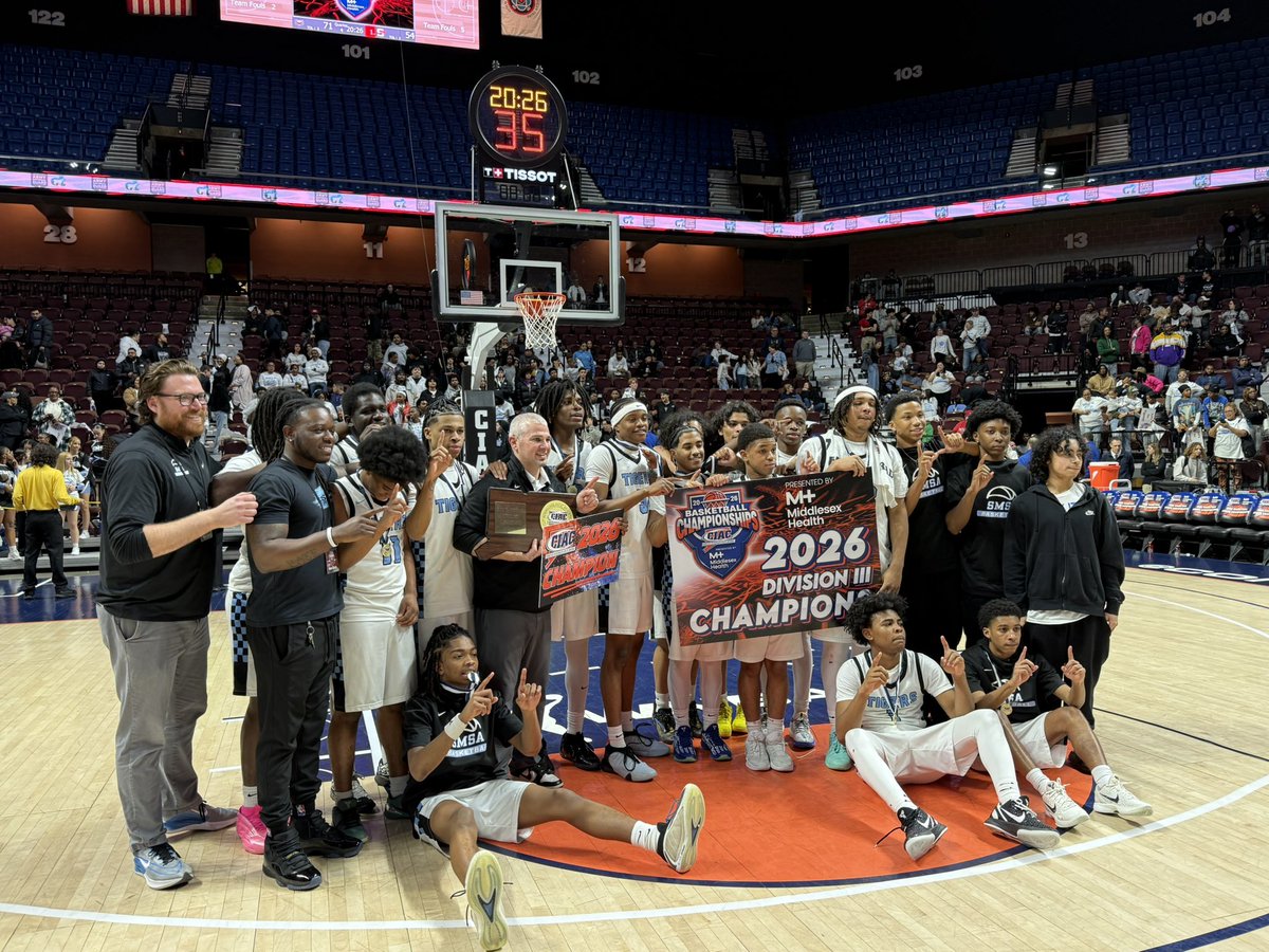 lrileysports's tweet photo. Div III champs SMSA #ctbb https://t.co/W16CckXmK7