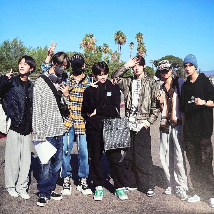 ENHA IS 7. 🐹🍀 tweet media