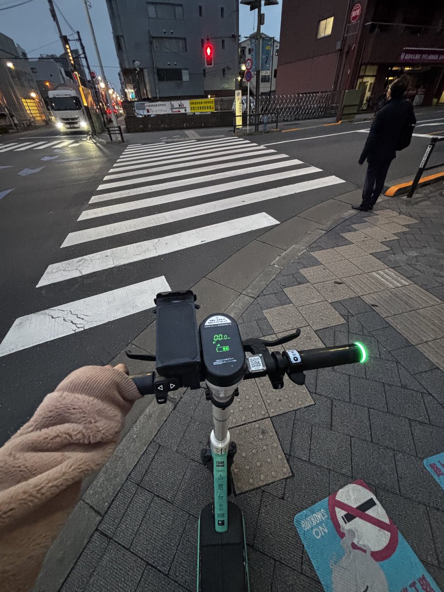 TwinAg777's tweet photo. あれだけ『バカの乗り物』と評していたLOOP乗ったらくっそラクだし楽しくてやばい https://t.co/MycowlFqil