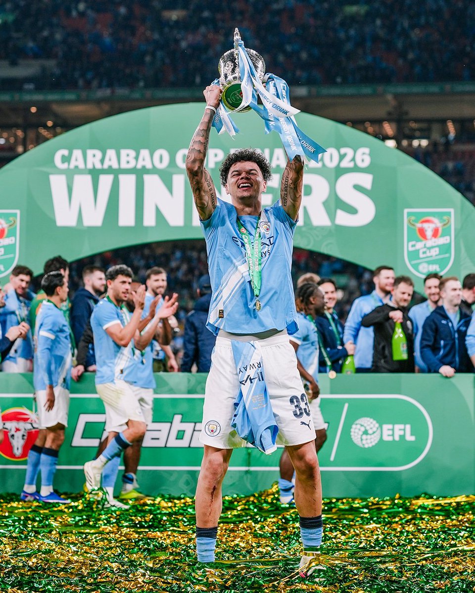 panditfootball's tweet photo. Kemenangan Manchester City atas Arsenal di final Carabao Cup memastikan trofi turnamen tersebut kembali ke wilayah Barat Laut Inggris setelah Newcastle United menjuarainya tahun lalu.

Sejak 2016, hanya Newcastle tim dari luar wilayah Barat Laut Inggris yang menjuarai Carabao Cup.

2016 - Man. City
2017 - Man. United
2018 - Man. City
2019 - Man. City
2020 - Man. City
2021  - Man. City
2022 - Liverpool
2023 - Man. United
2024 - Liverpool
2025 - Newcastle United
2026 - Man. City

📸@ManCity