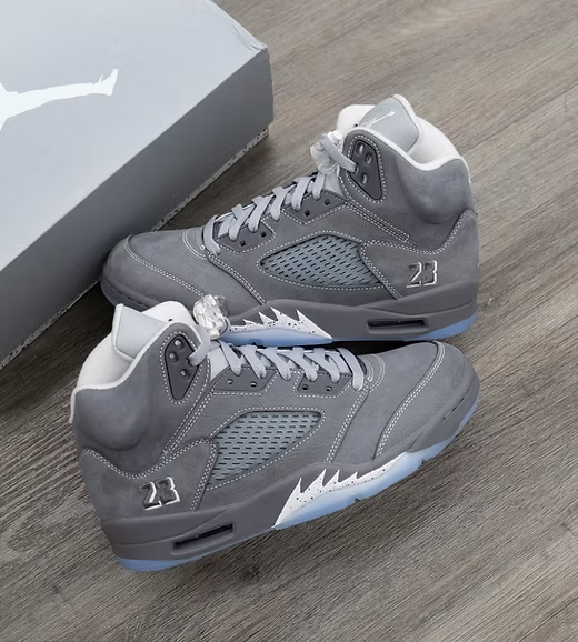 SpartanCooks's tweet photo. @SellKicksSunday Jordan 5 Wolf Grey
10.5 , 11 , 11.5 
DM! https://t.co/IyjgptFUNp