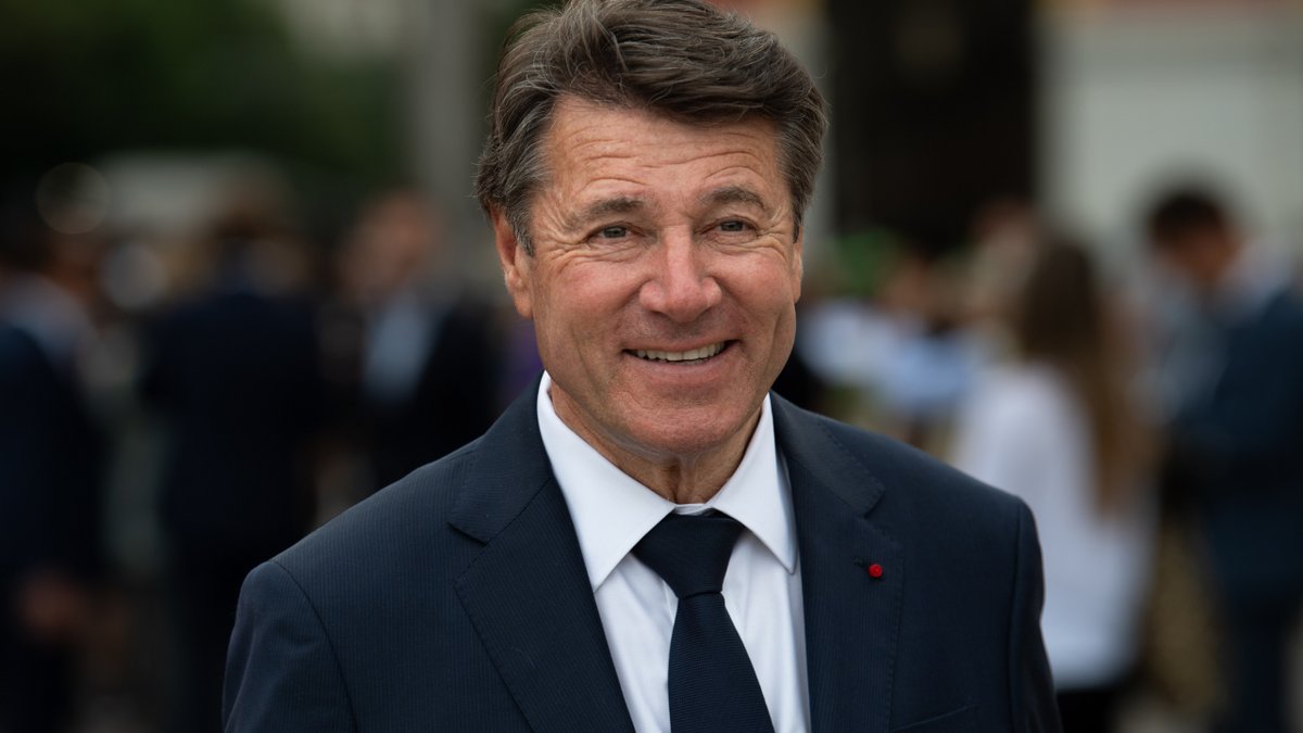 Fdesouche.com est une revue de presse tweet media