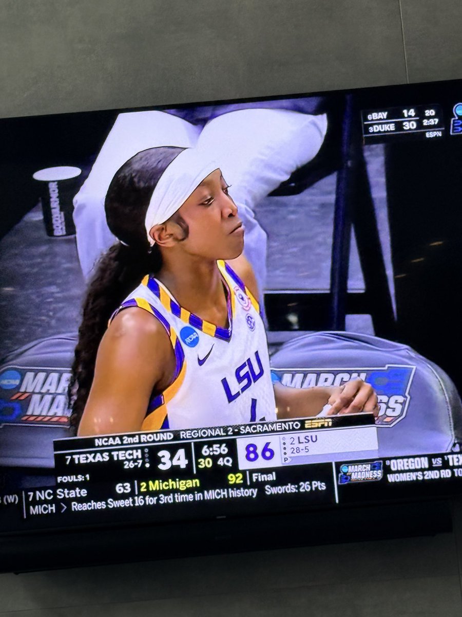 Danielle Baker tweet media