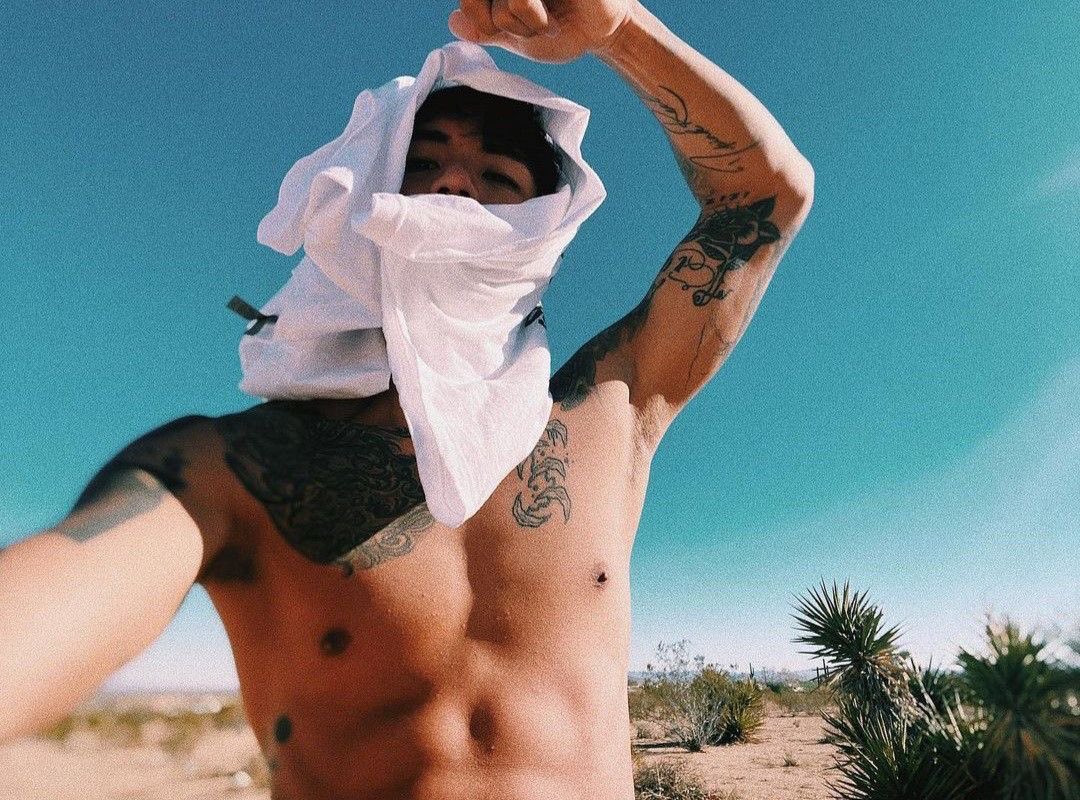 laurinha ☔︎ (@neonaudri) on Twitter photo 