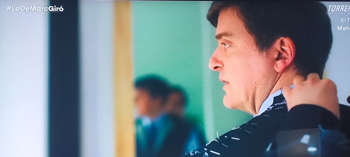 BOCAZASJUNIOR's tweet photo. ME ESTOY DESCOJONANDO LITERALMENTE CON #LoDeMarcGiró es brillante con sus discursos. Me encanta! Lo del pingüino, sublime! @laSextaTV #LoDeEvole https://t.co/0TUF0l1lGY