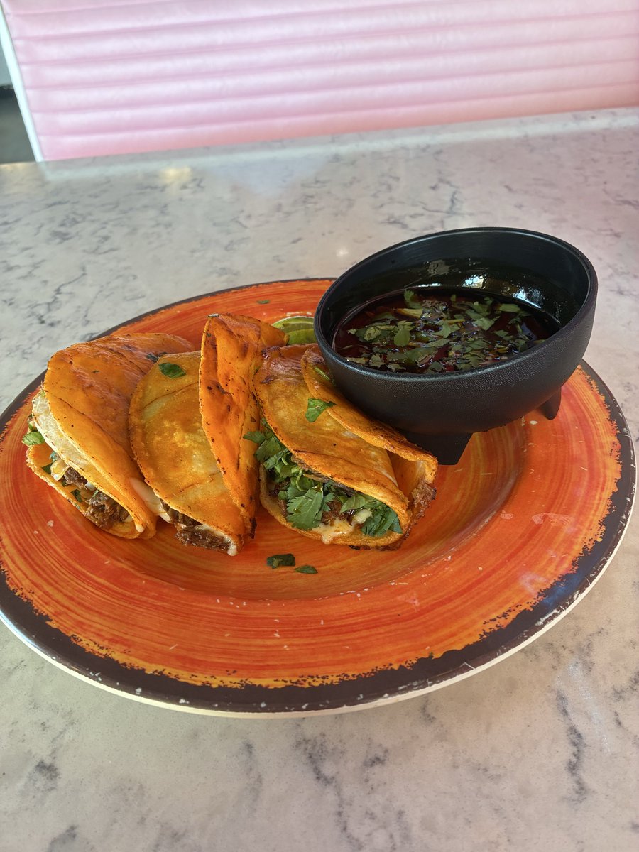 Inspector 🅱️ücket tweet media