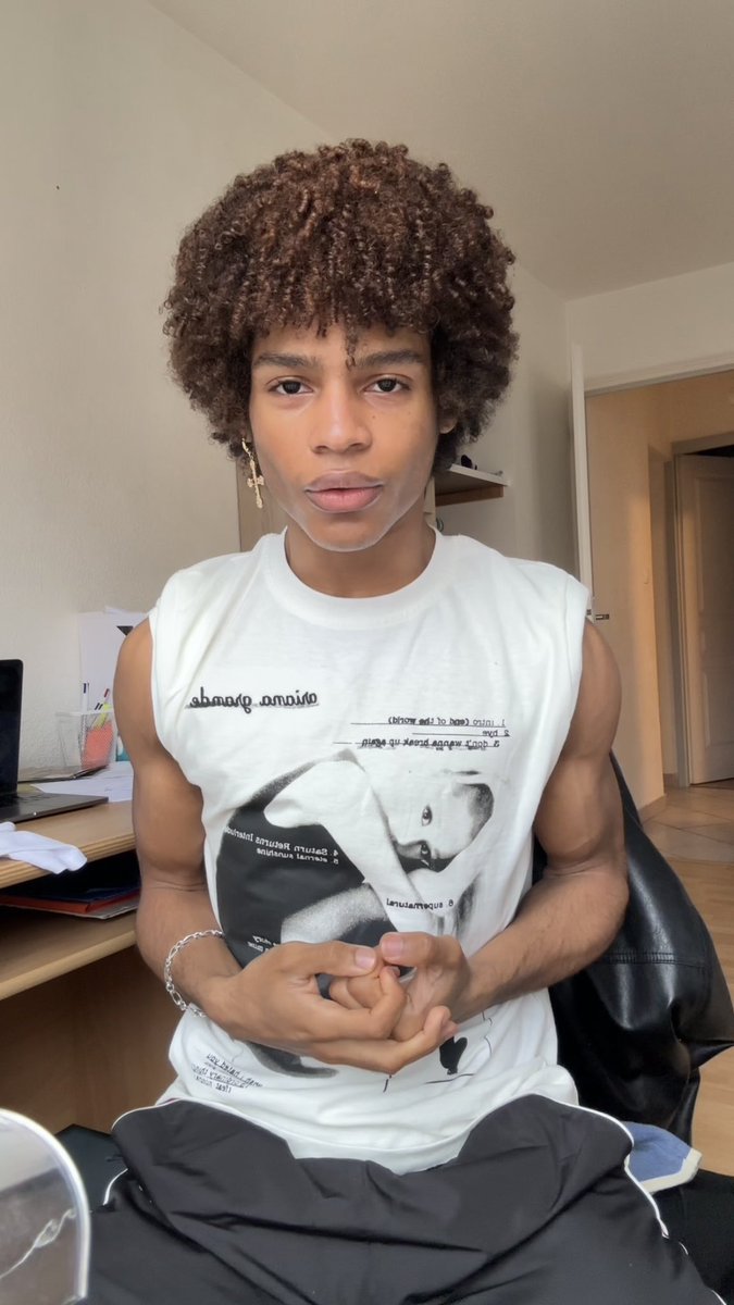 𝔡𝔦𝔪𝔰 tweet media