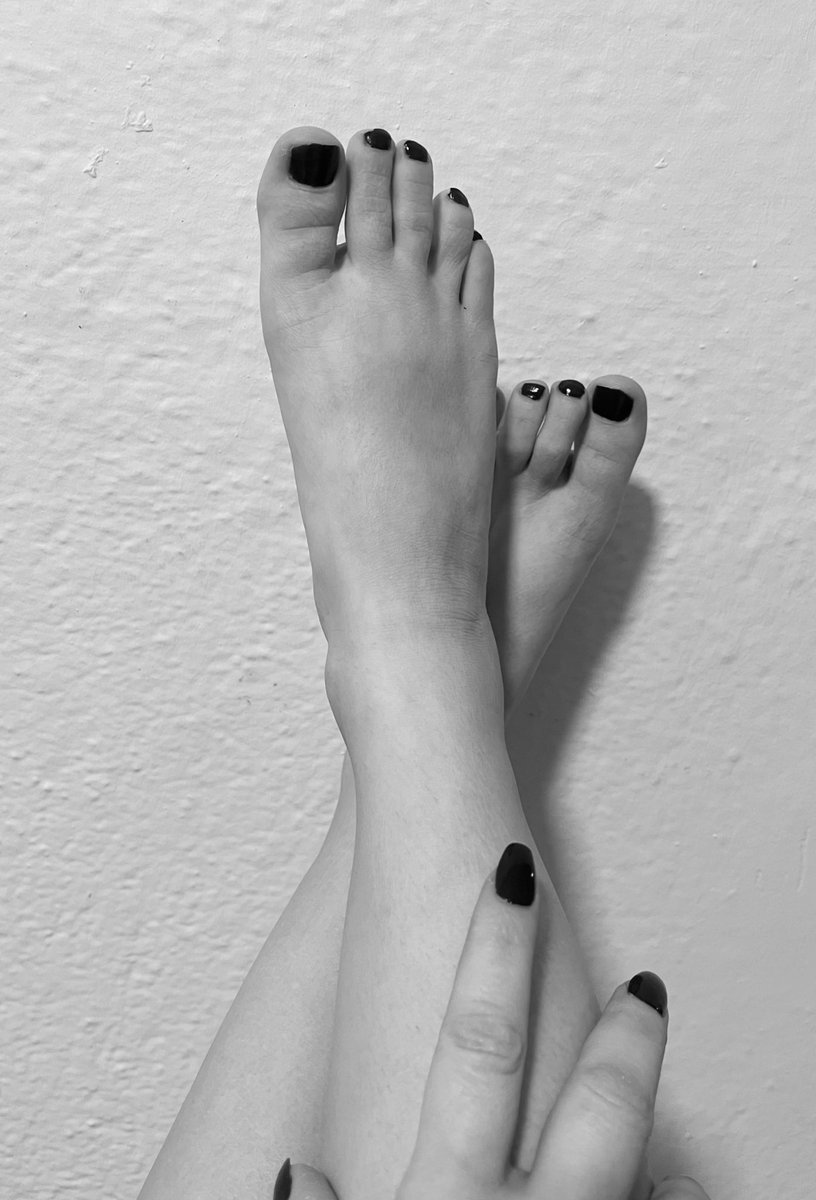 mistresspelinn's tweet photo. 💤 #foot #sock #ayakfetişi #ayakkölesi https://t.co/QyxjagyyQG