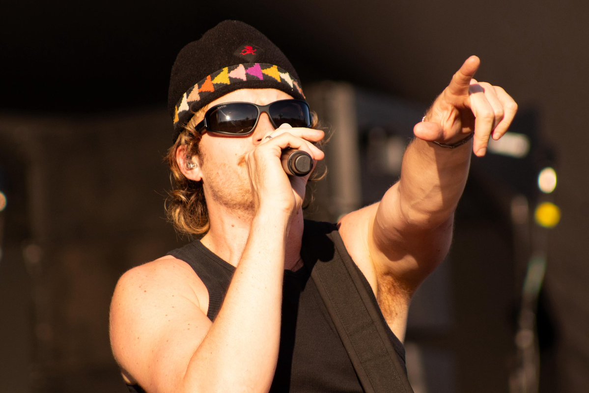 Tracklist tweet media