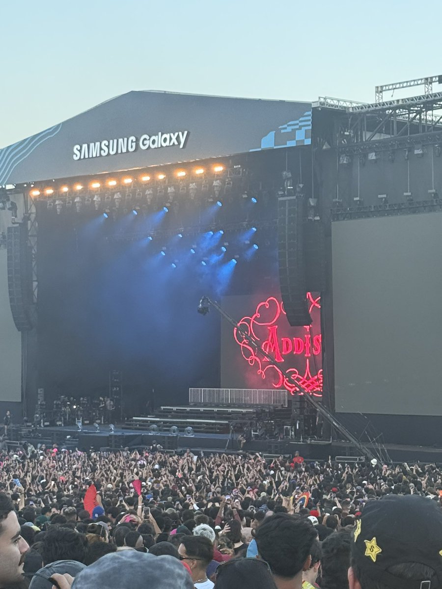 𝐛𝐞𝐭𝐭𝐲🔮🧙‍♀️MET SABRINA 2X tweet media