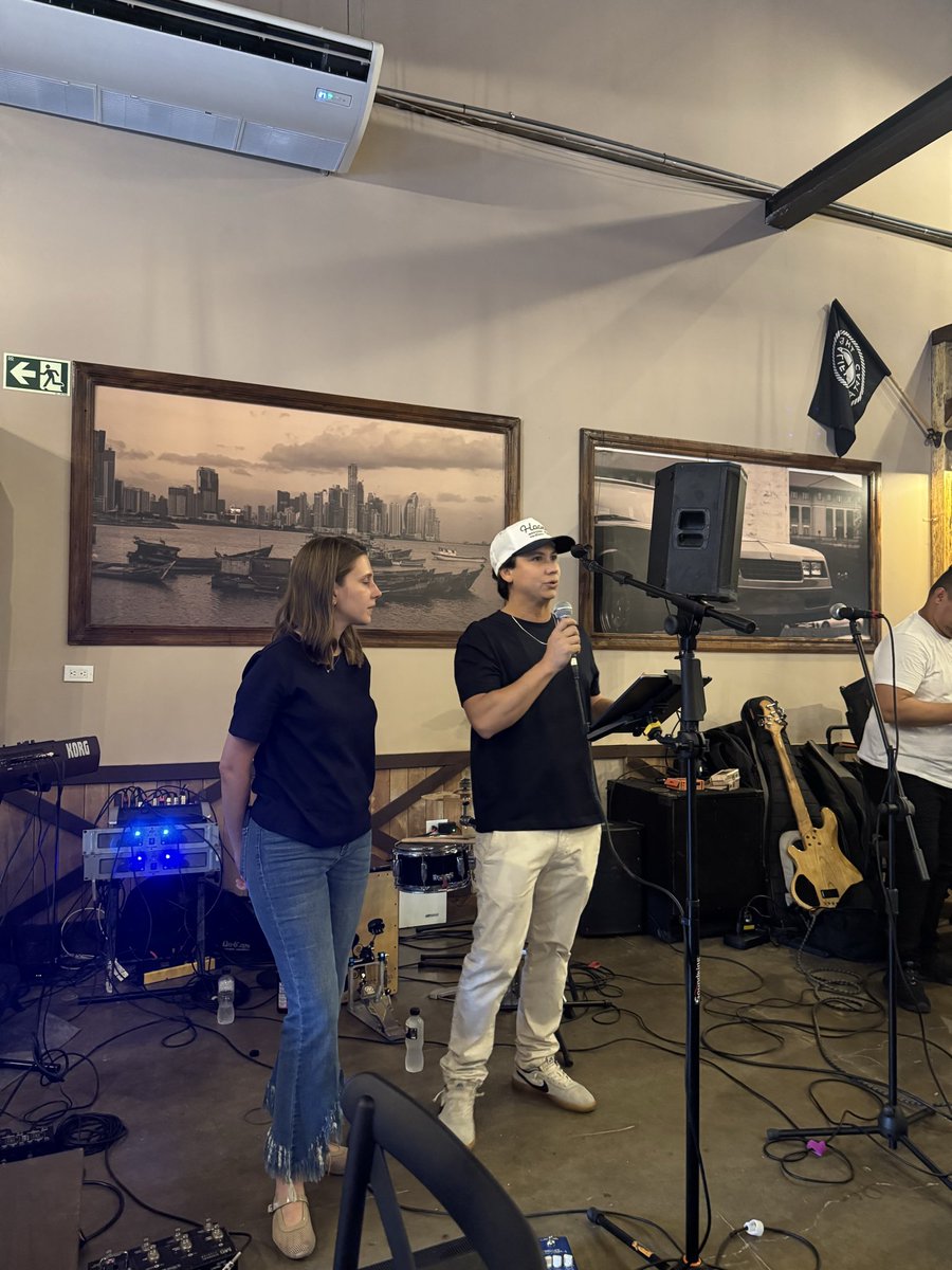 AlbertitoGuerra's tweet photo. Mis amigos Eduardo y Cristina abrieron su nuevo restaurante Mama’s Market.
Ellos son los dueños y los creadores de Austin Mamas y ahora complementan su franquicia con un restaurante de desayunos y café estilo gringo. 

Todo lo que ven es hecho por ellos mismos desde cero, los que han probado AM entienden el NIVEL que estamos hablando. Queda en Corozal por ellos ferrocarril, vayan a probarlo!