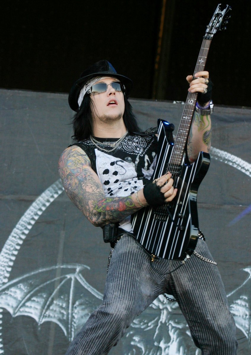 「 ✦ daily synyster gates ✦ 」 tweet media