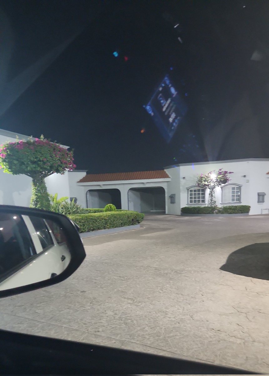 Ramiro y Yaneli tweet media