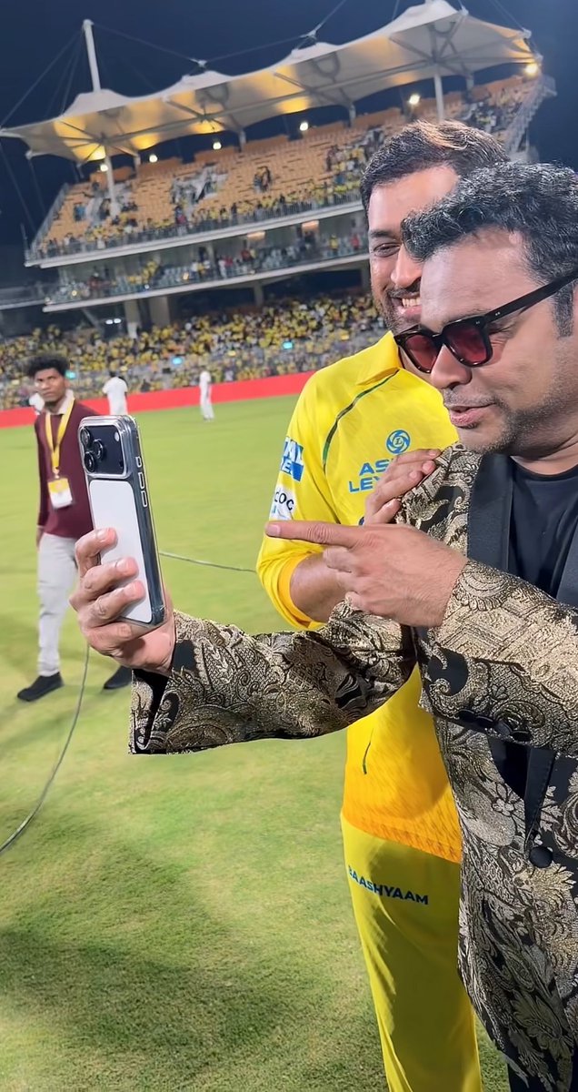 FridayCinema tweet media