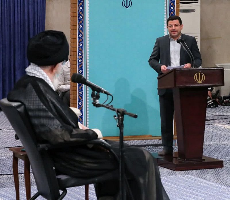 اکبر به فارسی tweet media