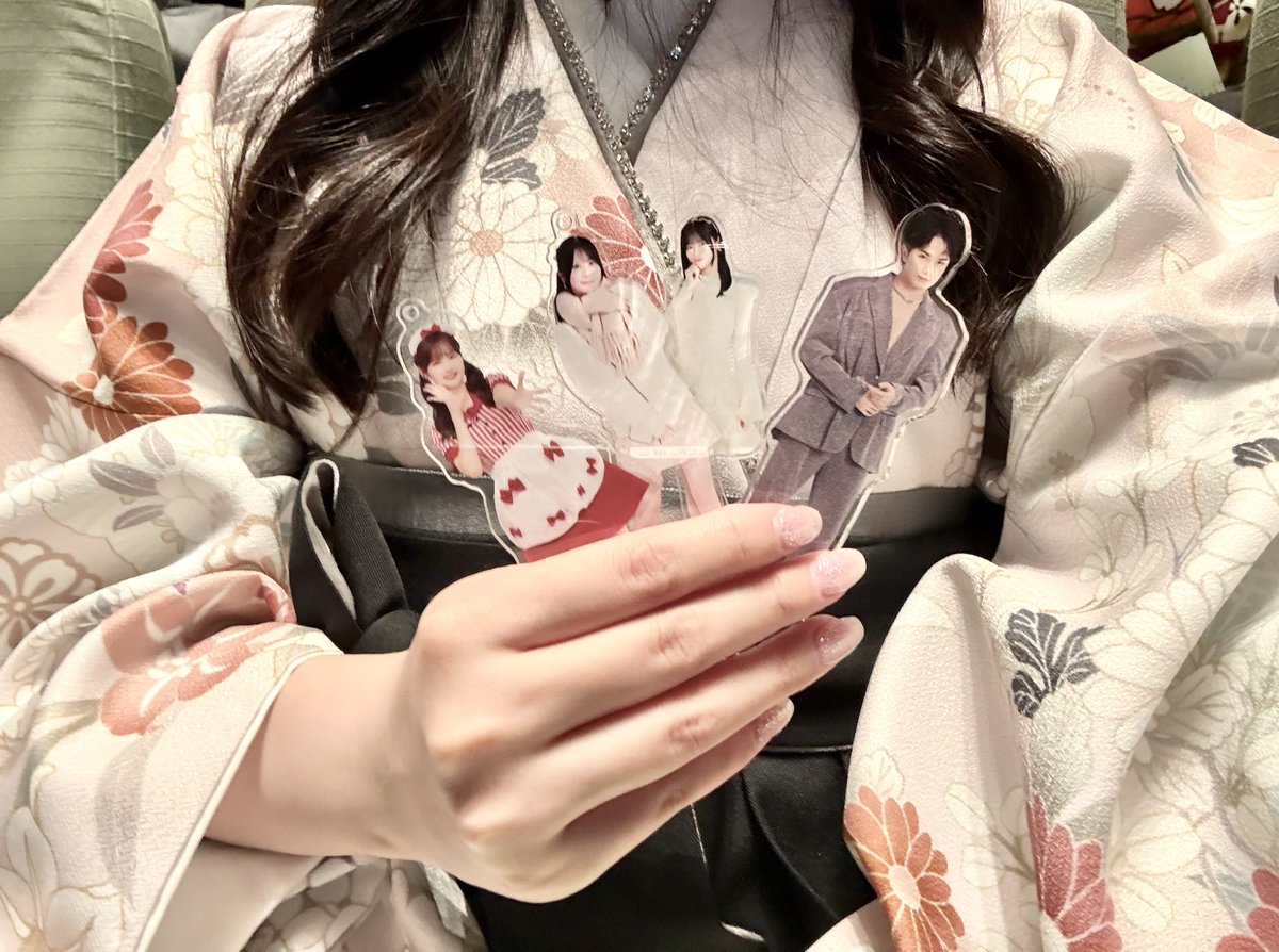 すずな tweet media