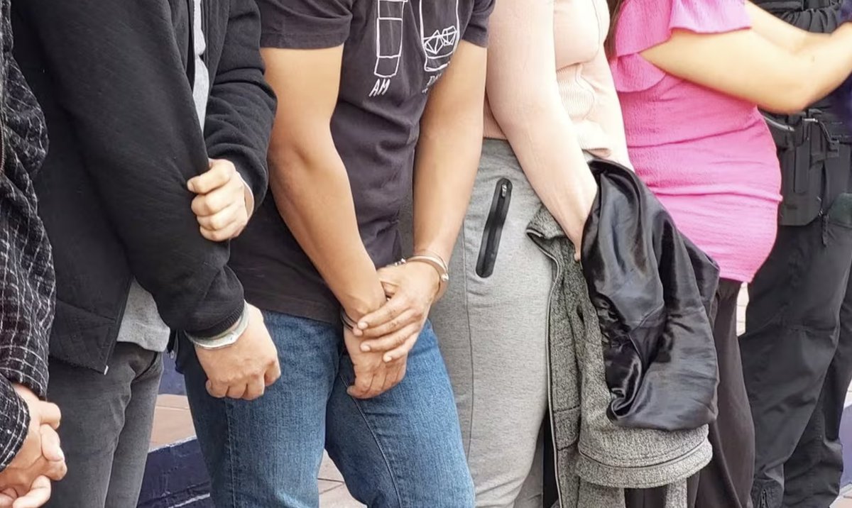 Prisión preventiva para 9 implicados en presunta red de lavado de activos que habría movilizado más de $ 1.700 millones a través de empresas ow.ly/y1En50YxoO8