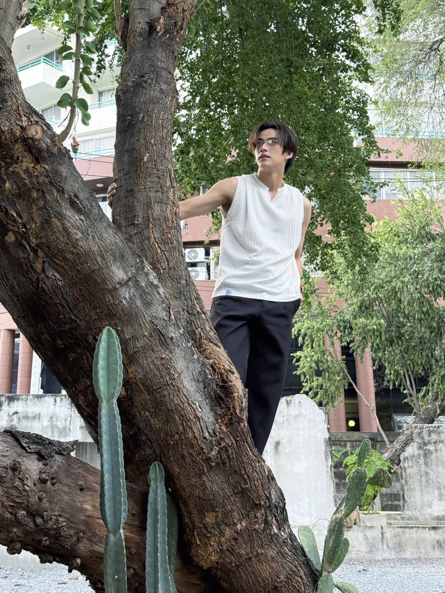 ยืนหยัดให้มั่นคง รอบๆเธอมีความรักโอบล้อมเสมอ  เป็นกำลังใจให้น้าาาา 

2303 Oat My Sunshine

#OatPasakorn