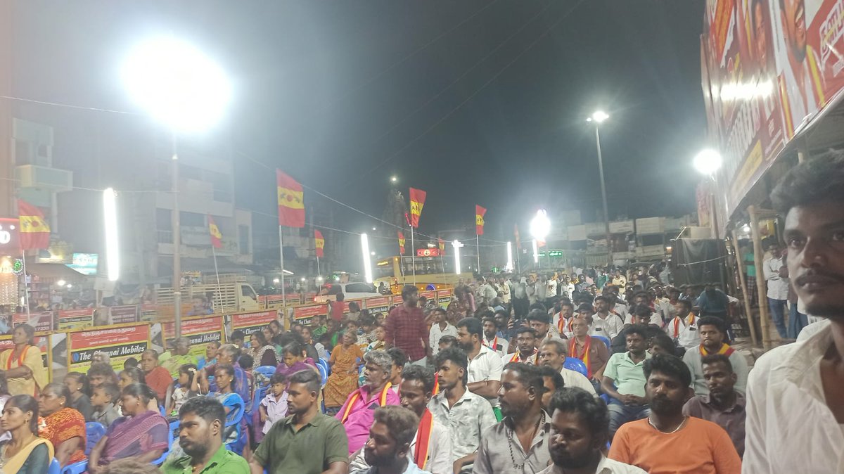 TvkDindigul's tweet photo. நேற்று திண்டுக்கல் மத்திய மாவட்டம் சார்பாக நிலக்கோட்டை சட்டமன்ற தொகுதிக்கு உட்பட்ட வத்தலக்குண்டில் ஏற்பாடு செய்யப்பட்ட கூட்டத்தில், நமது கழக பேச்சாளர் அண்ணன் திரு நாஞ்சில் சம்பத் அவர்கள் பேசிய போது எடுக்கப்பட்ட படங்கள். 
#TVKForTN 
#TVK2026 https://t.co/1kqSzLXs1f