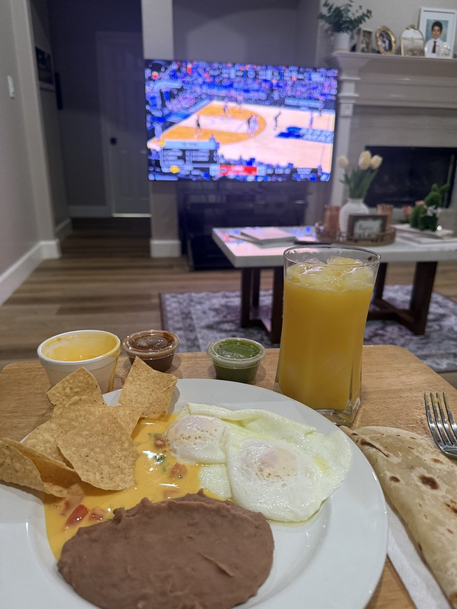 Storm Chaser Houston tweet media