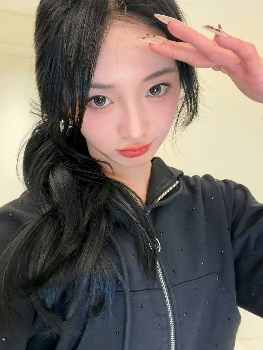 _jieqiong98's tweet photo. ❨🍒❩ 260313 - weibo update

คนสวยกับลูกชายย🐈💞

#ZhouJieqiong #周洁琼 #โจวเจี๋ยฉง 
#kyulkyung #ギョルギョン https://t.co/iJsrsPF8qn