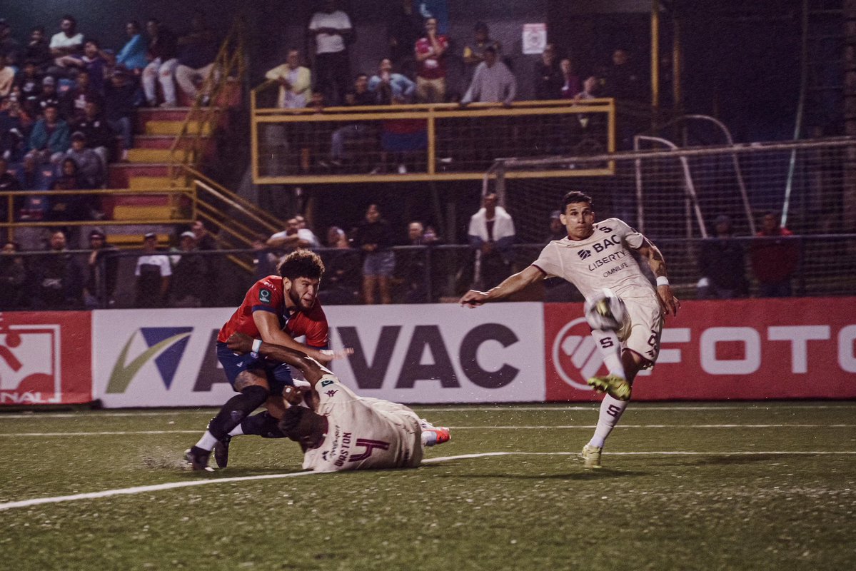 Deportivo Saprissa 💜 tweet media