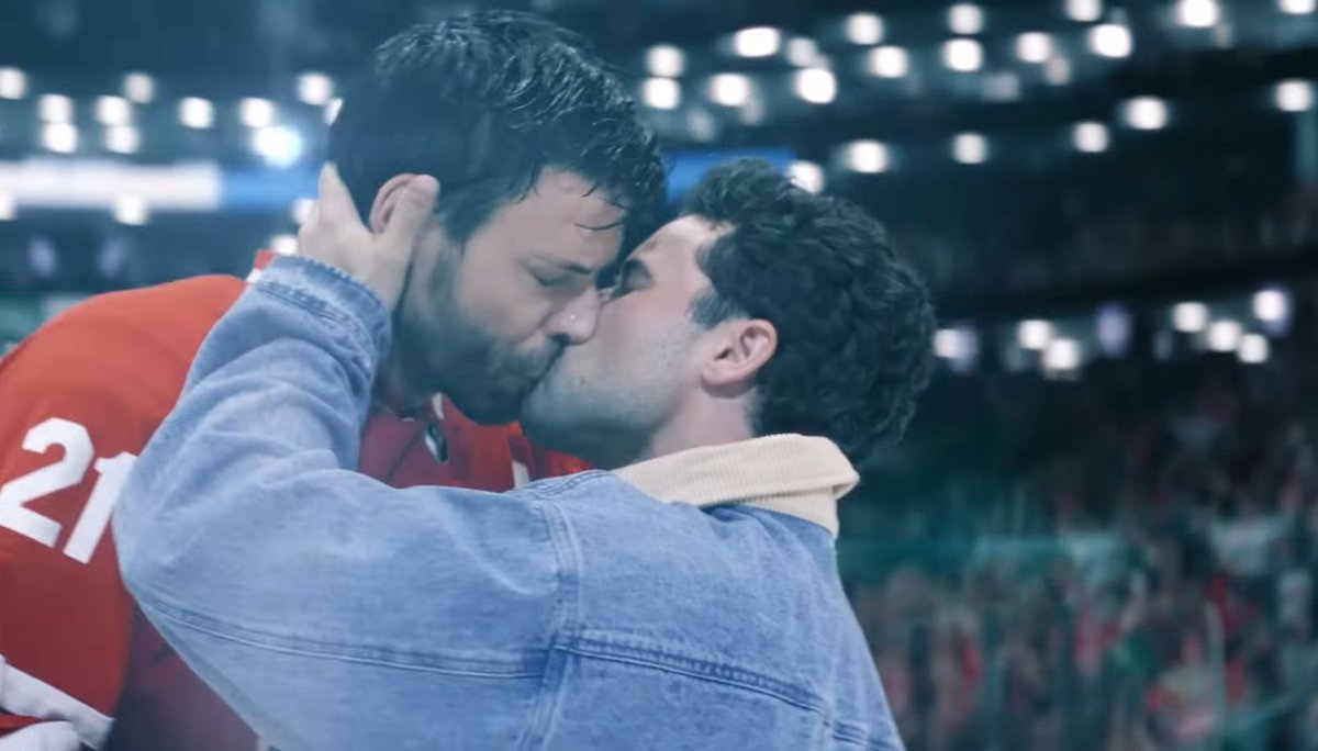 François Arnaud Pics tweet media