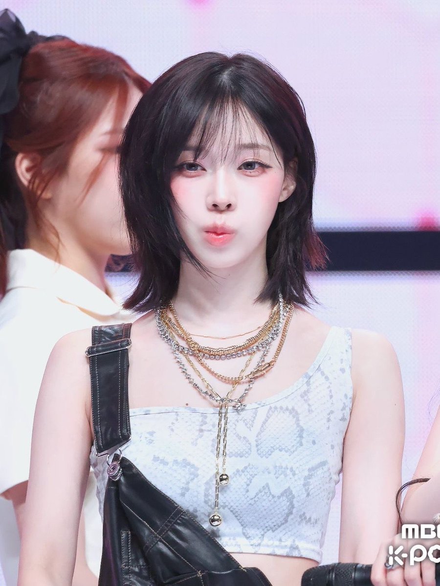 zara semi ia tweet media