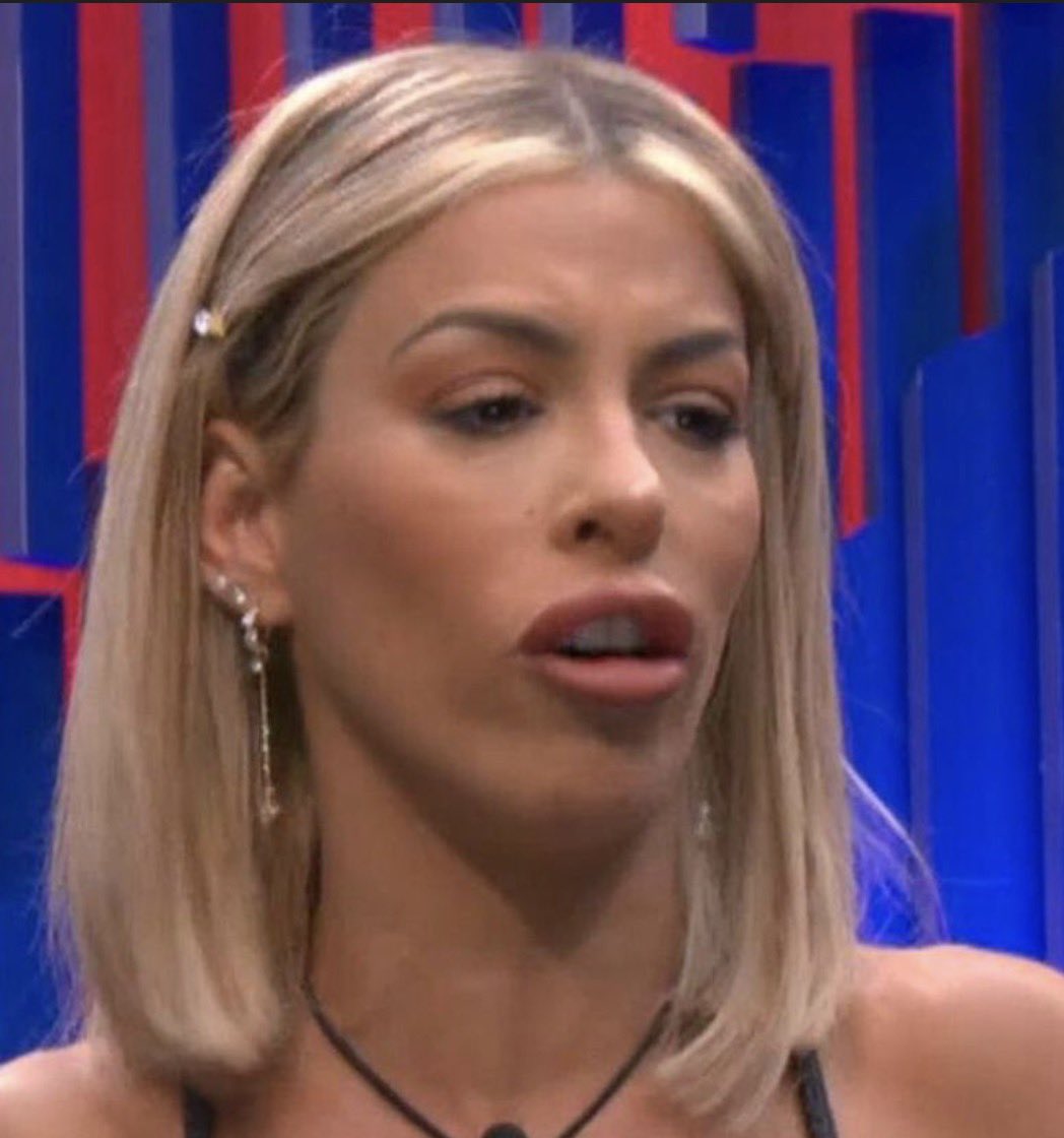 KarenCa55017927's tweet photo. @LaJefaTLMD @LaJefaTLMD POR EL BIEN DEL PROGRAMA SAQUEN A LOS DRAMÁTICOS IDIOTAS DE ORIANA Y EL CABEZÓN SIN SENTIDO DE FABIO. 

#LCDLF6 https://t.co/KEbVyWn7lR