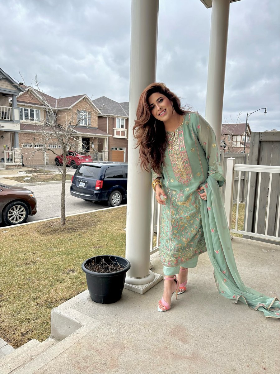 Emaan Khan tweet media