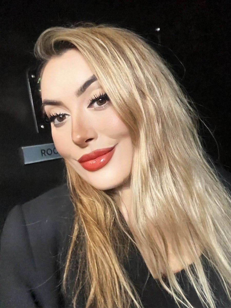 Miss Blake Carter tweet media