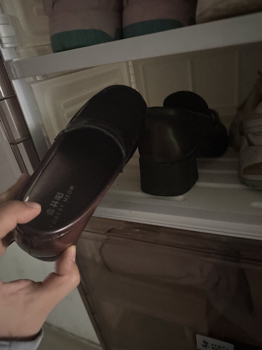 cornilot's tweet photo. 早上爬得我差点低血糖 #扫楼 #高跟鞋 #打胶 https://t.co/iEcuzI5pkB