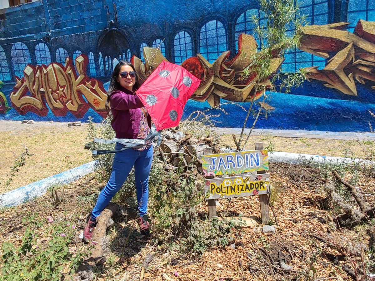 arboles_puebla's tweet image. Construcción de #papalotes en el #ParqueJerusalem, #BarriodeAnalco.
Gracias a Casa Analco: Museo Comunitario por la invitación. Y a los estudiantes de la Facultad de Arquitectura por la explicación sobre la construcción de los papalotes.
Con vecinos y Mujeres Construyendo Barrio.