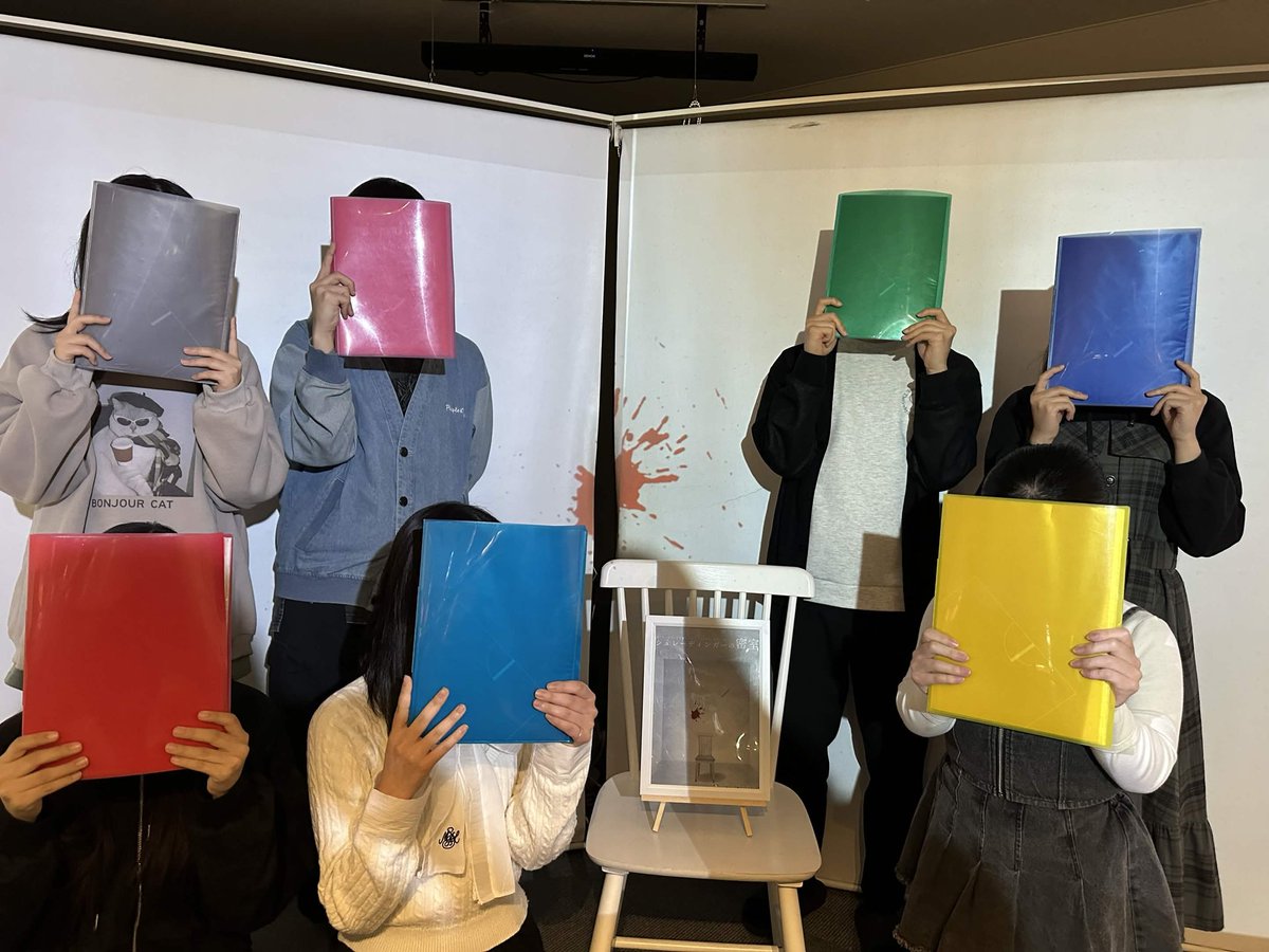 seed_mstr's tweet photo. 物語回想ミステリー「シュレーディンガーの密室」

GM：丸皿さん、さくらさん
PL：チッチ、リナ、みさき、りあ、琴葉、しーど、まりも

緑🟩で遊びました！ずっとGMのRPに驚かされてた…楽しかったですありがとうございました！ https://t.co/YHbQ4AZRTU
