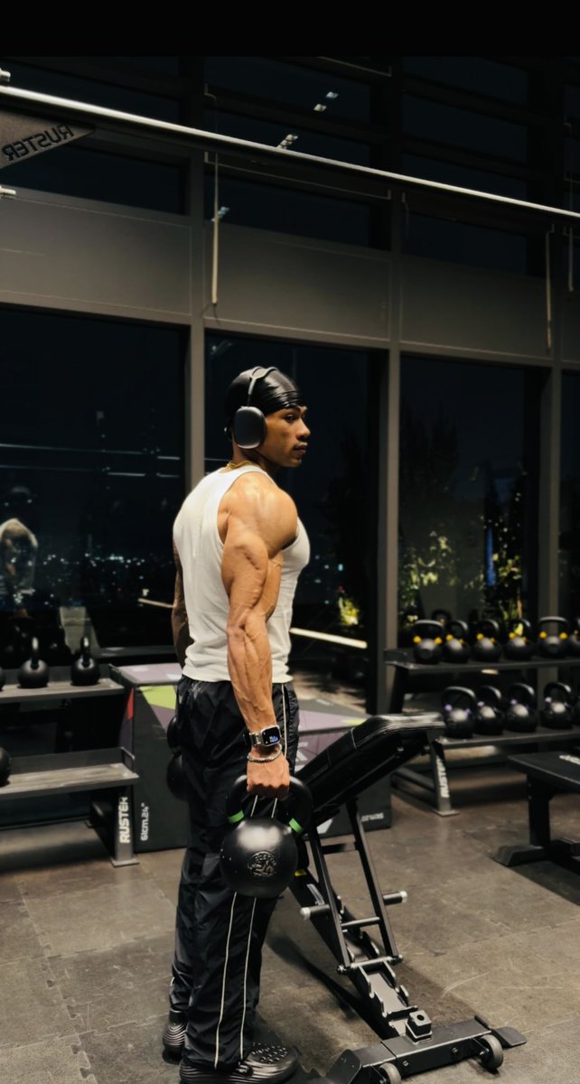 👑Alexander tweet media