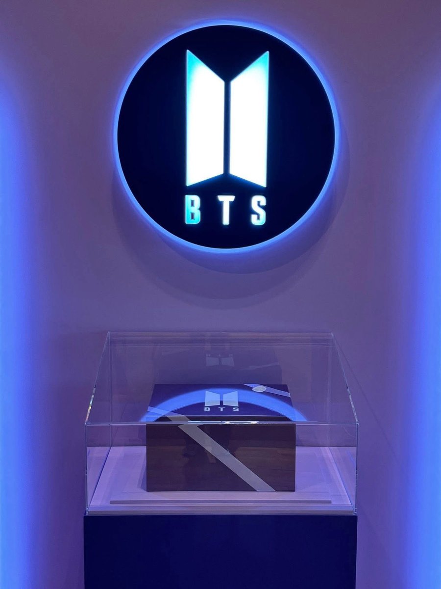 prpldora1's tweet photo. How old will you be when the BTS Time Capsule opens in 2039?

I’ll be 40 💜 https://t.co/A04IySAsc0