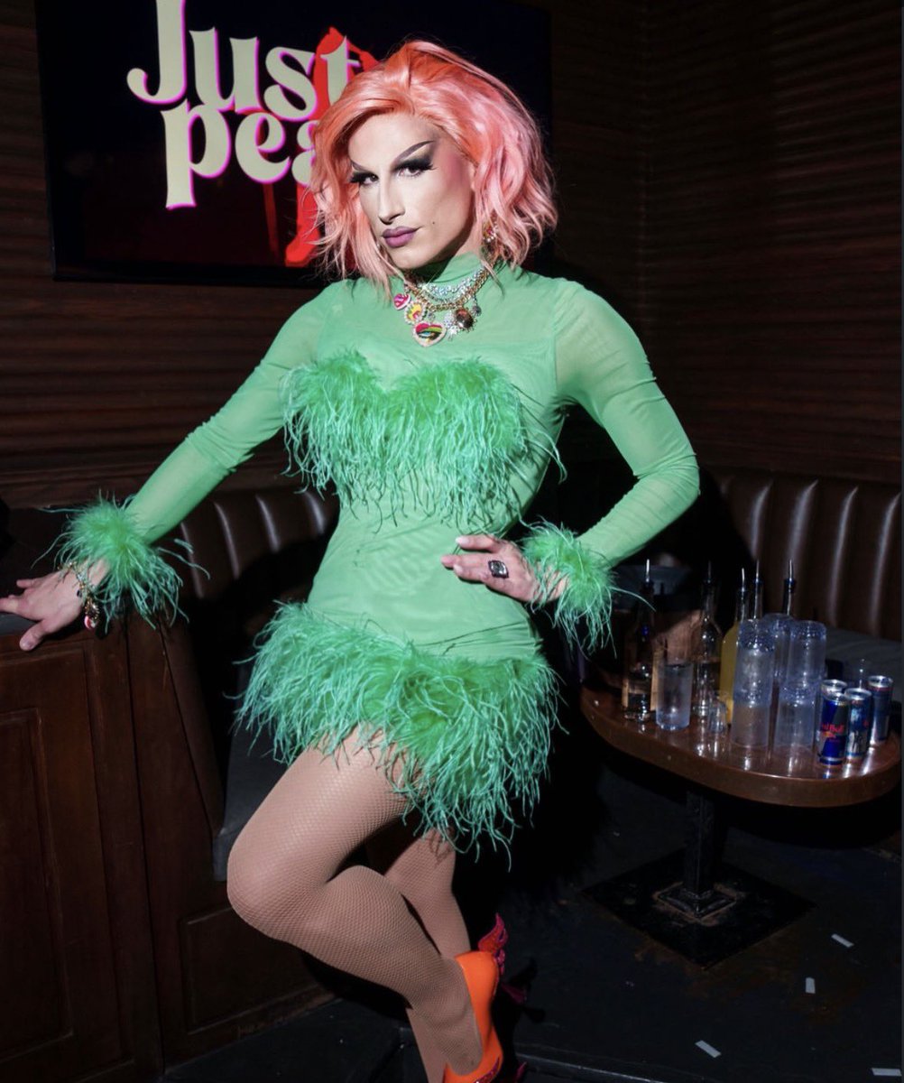 Drag Crave tweet media