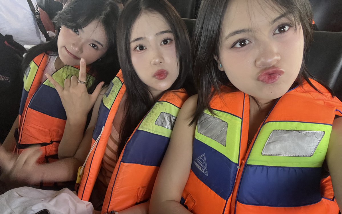 Nina Tutachia tweet media