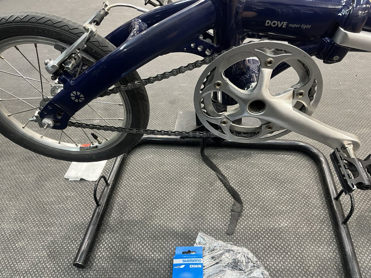 チェーリングを大きくしてチェーンも変えたが、ゴリゴリが！コグの摩耗か〜。
好きなことしてると時間もお金も惜しまない。

#dahon #dovesuperlight