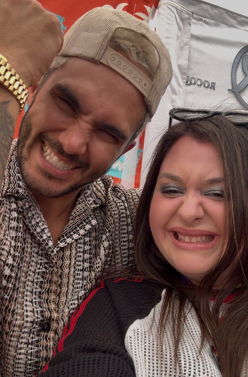 Amanda please :) tweet media