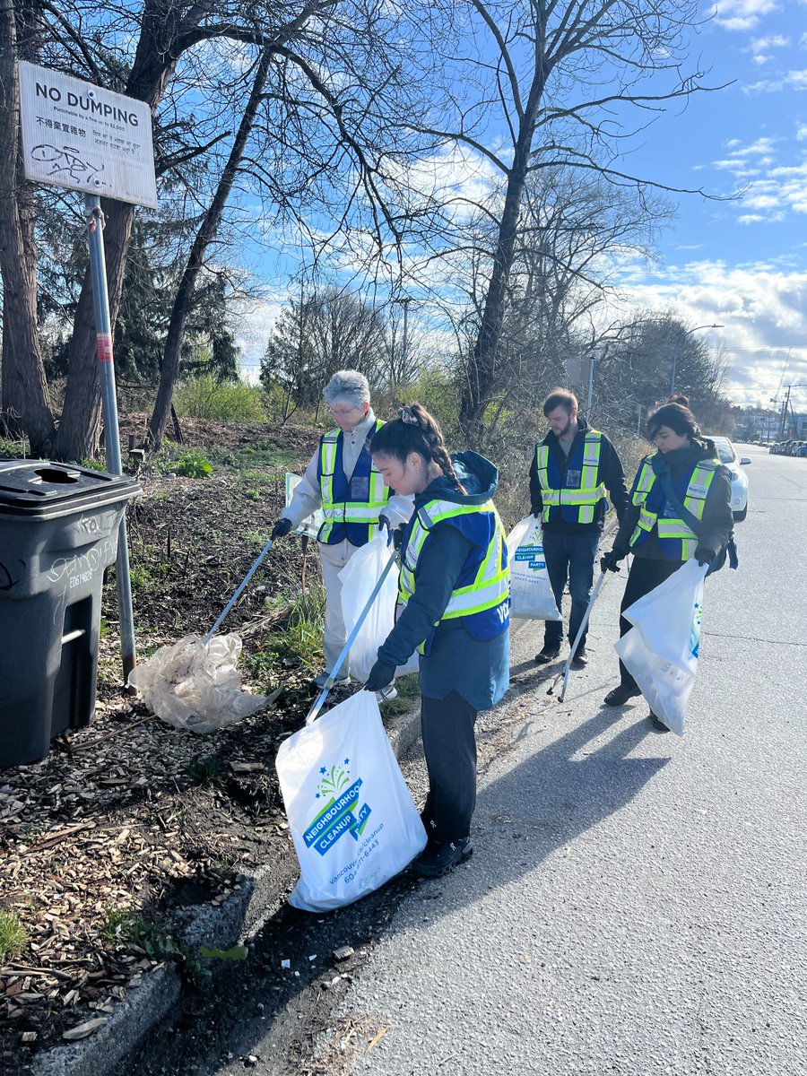 HastingsCPC's tweet image. 🌟 #Stronger together — teaming with @StrathCPC  to keep our neighbourhood clean, safe, and connected. Community care hits different when we do it side by side.