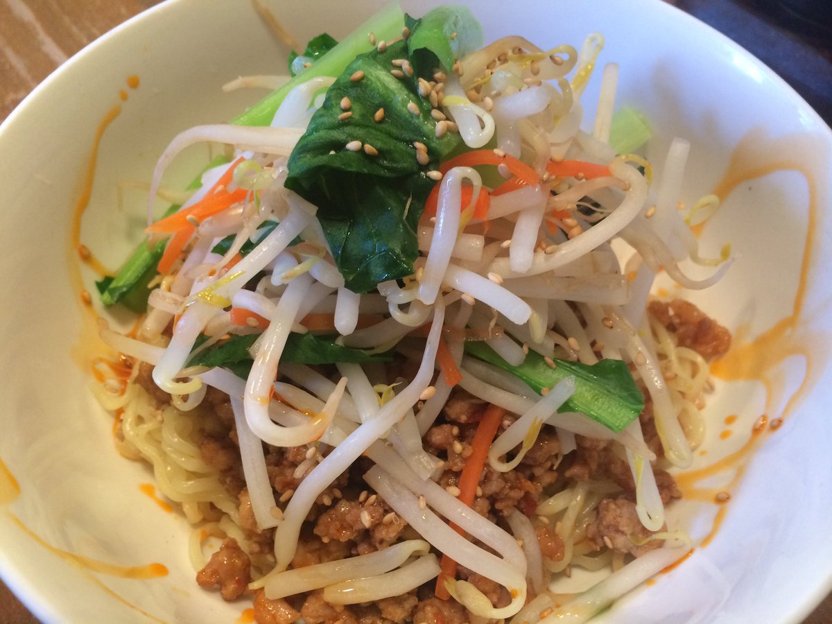 CHENMEN8's tweet photo. いつもちぇん麺をご利用頂き誠に有難う御座います。

只今販売中の汁なし担々麺の材料が少なくなりましたので、あと数日の販売となります。
また商品切り替えで大人気商品！ちぇん麺特製！スタミナラーメンのNEWスタイル❗️
を販売致しますのでよろしくお願いします。 https://t.co/d4DbwoF1Js