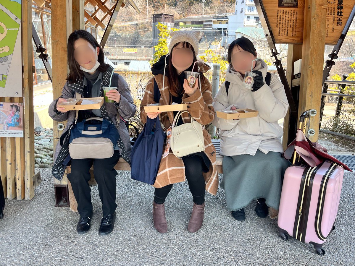 【大盛況！心より感謝申し上げます🙇‍♀️！】

3/20～22の3連休、「那須塩原文学散歩×文豪とアルケミスト」に全国から本当に多くの方にお越しいただき、ありがとうございました！

「まちめぐり案内人」と一緒に文豪の軌跡を辿ったり、塩原もの語り館の展示をじっくりとご覧いただいたり…